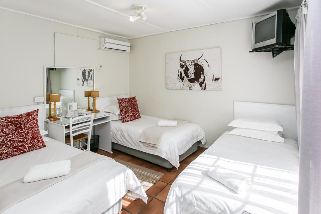 Wagon Wheel Country Lodge Beaufort West Esterno foto