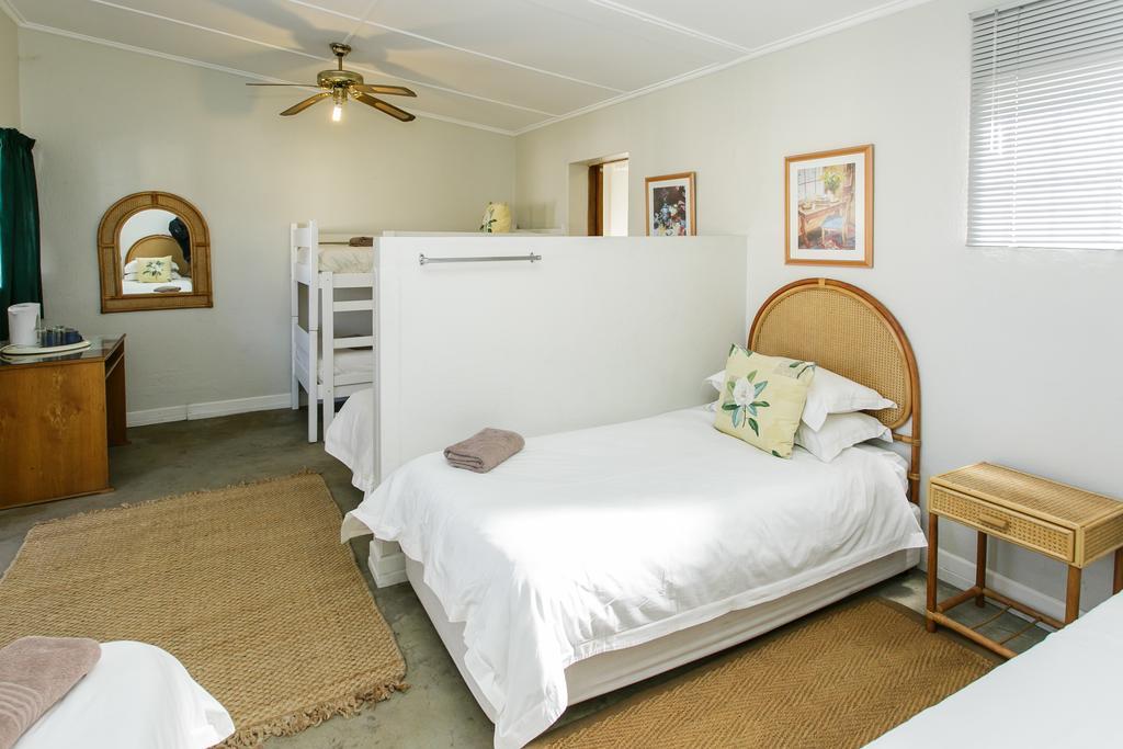 Wagon Wheel Country Lodge Beaufort West Esterno foto