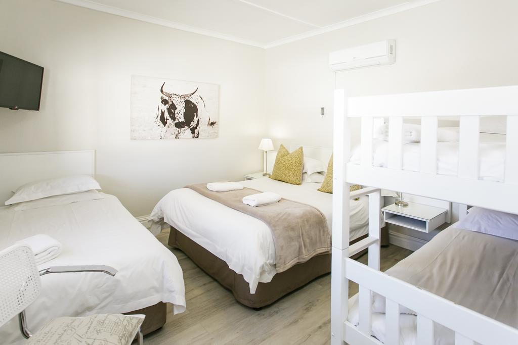 Wagon Wheel Country Lodge Beaufort West Esterno foto