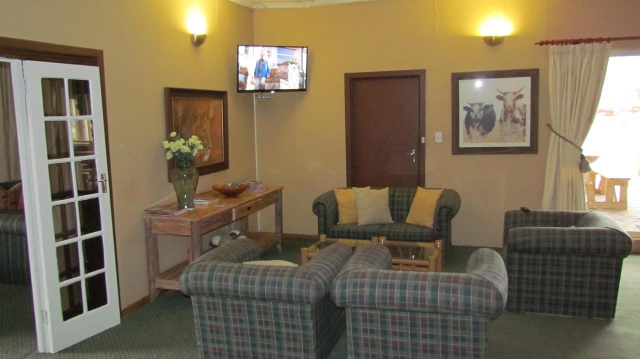 Wagon Wheel Country Lodge Beaufort West Esterno foto