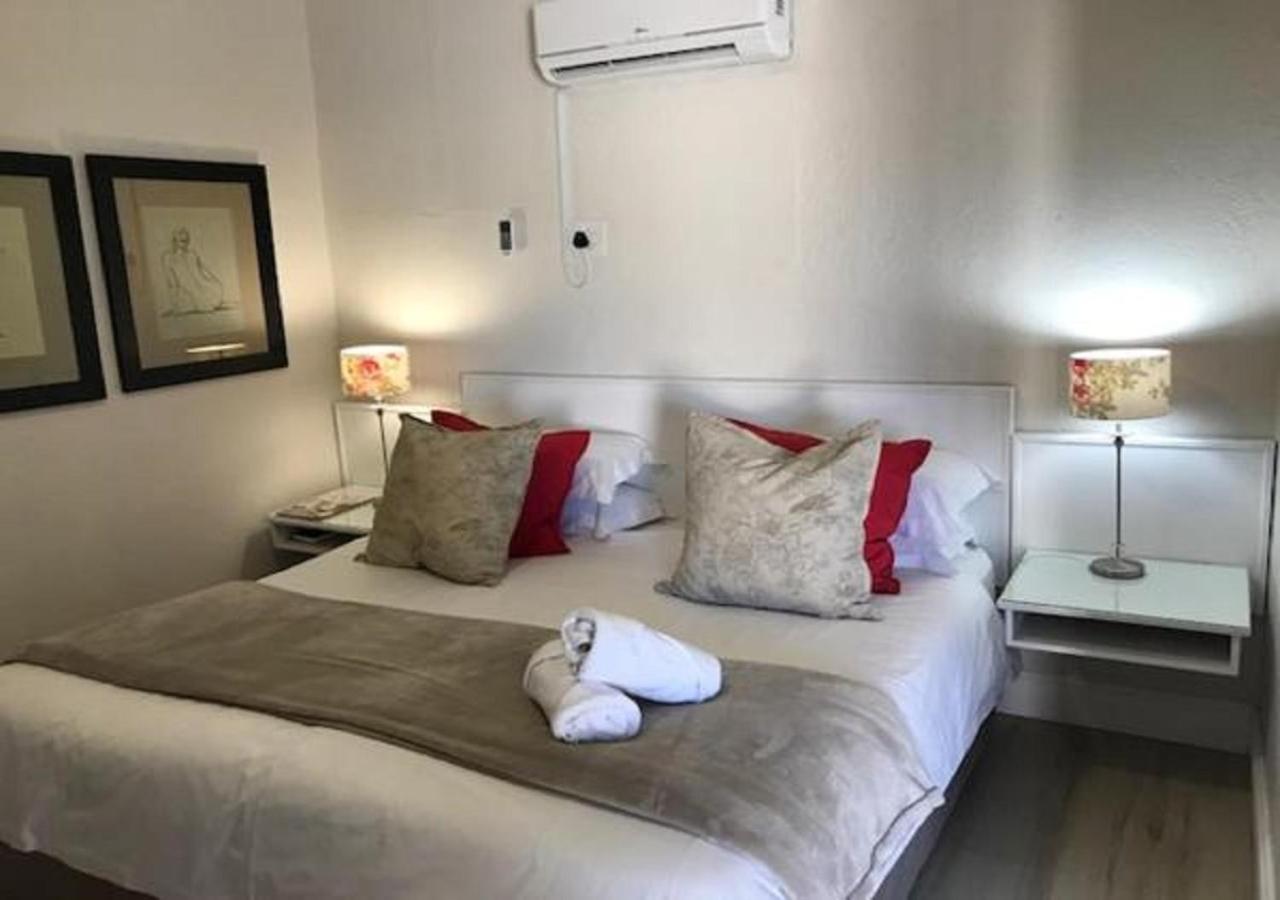 Wagon Wheel Country Lodge Beaufort West Esterno foto