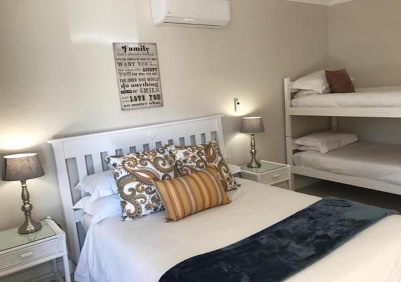 Wagon Wheel Country Lodge Beaufort West Esterno foto