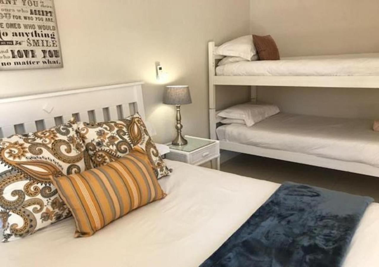 Wagon Wheel Country Lodge Beaufort West Esterno foto