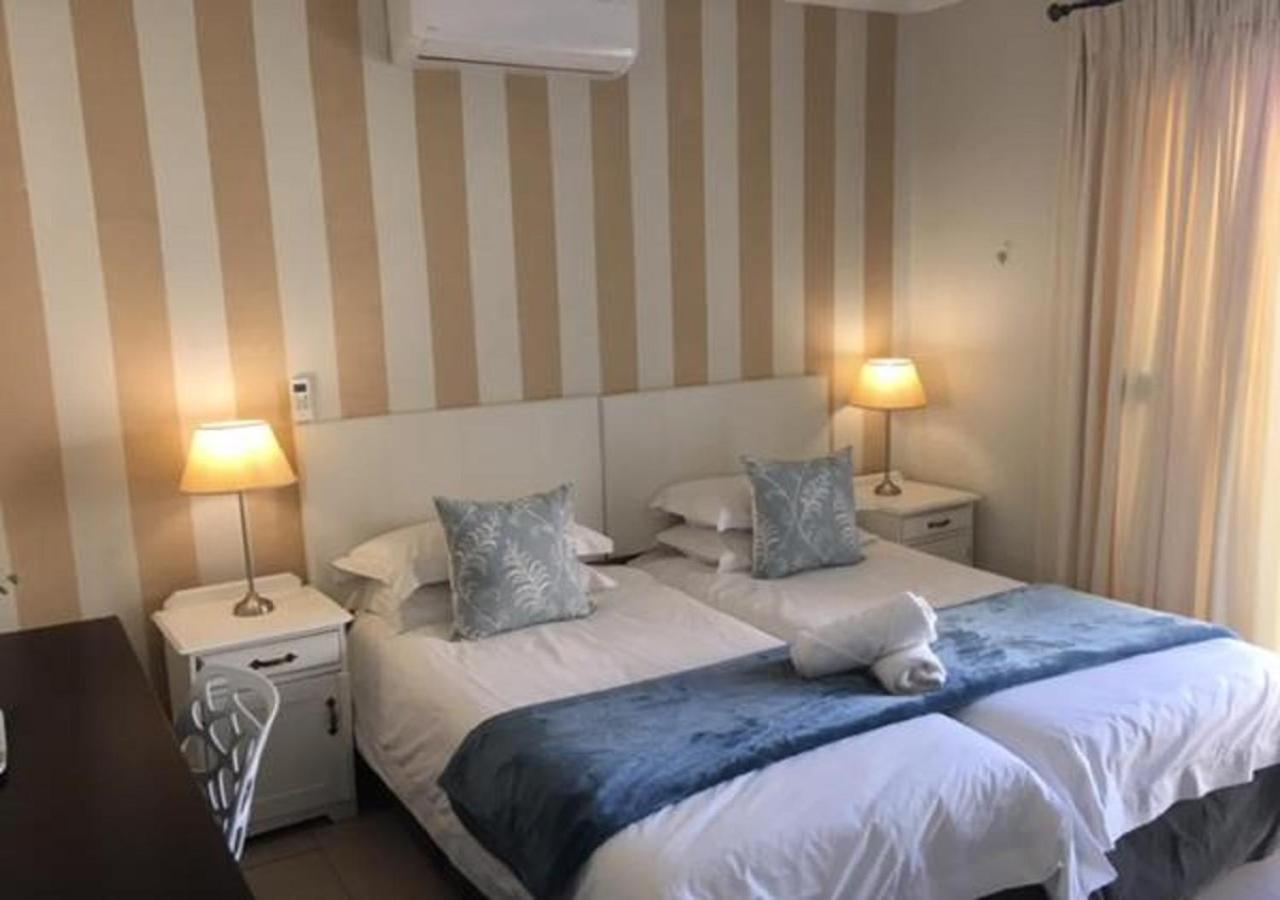 Wagon Wheel Country Lodge Beaufort West Esterno foto