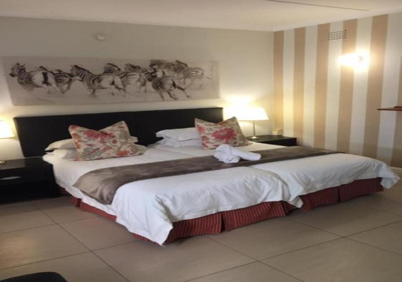 Wagon Wheel Country Lodge Beaufort West Esterno foto